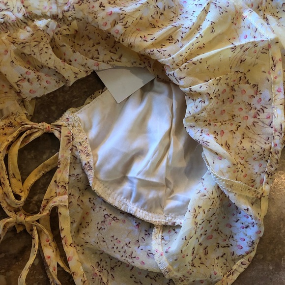 NWT yellow floral sheer crop top - Picture 6 of 9